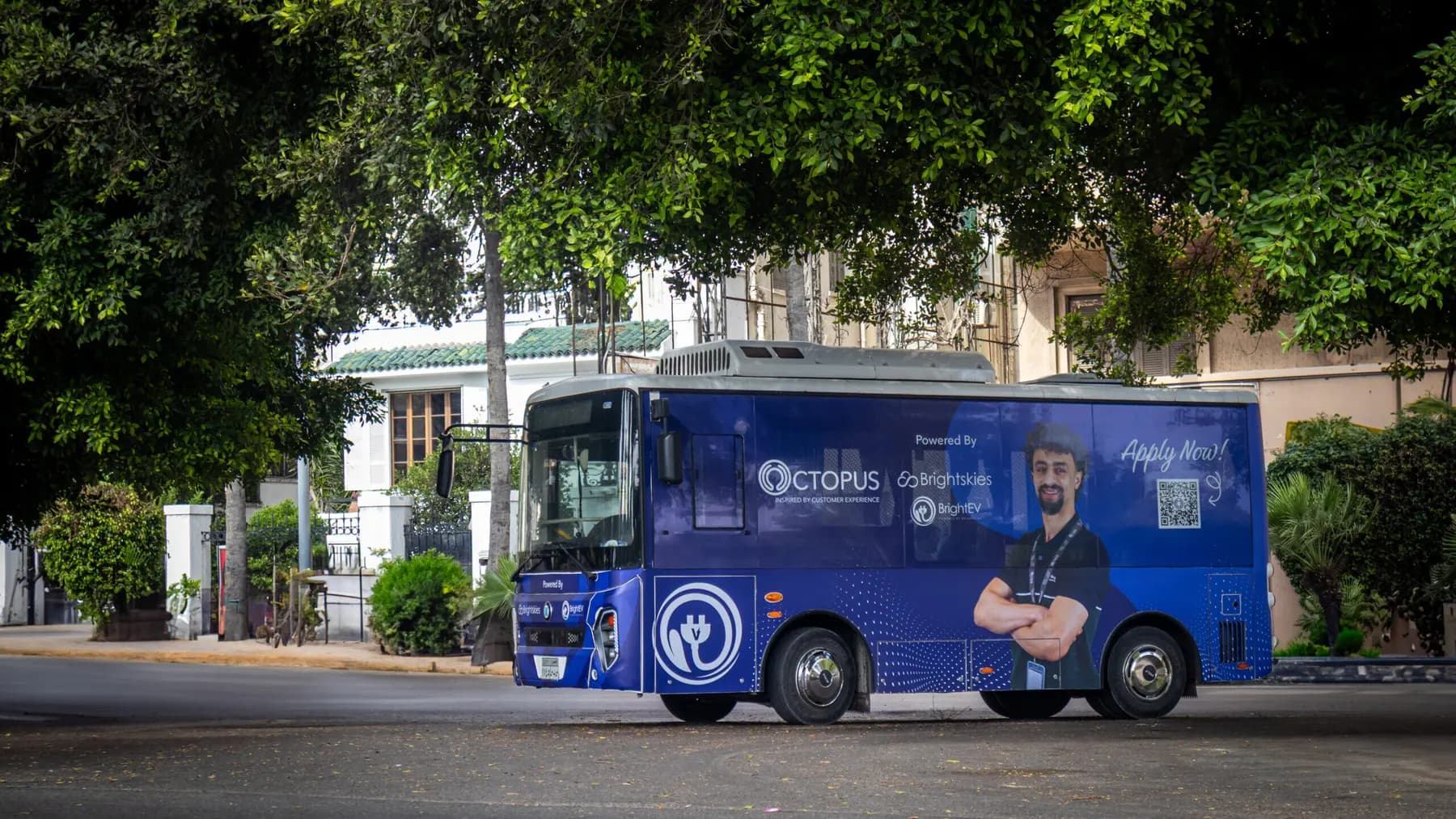 An Octopus electric staff bus